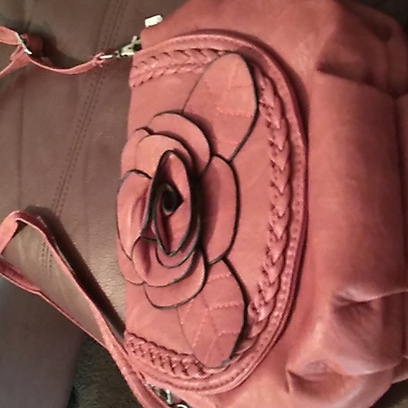 Purses - Picture 6 of 10